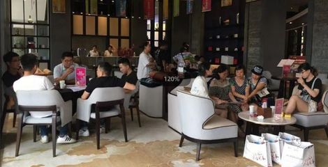 人氣爆棚,時尚盛會!奧特萊斯震撼啟幕!